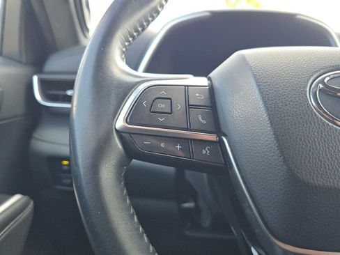 Used 2021 Toyota Highlander XSE FWD image 33
