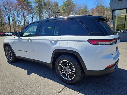 Used 2022 Jeep Grand Cherokee Trailhawk AWD/4WD image 8