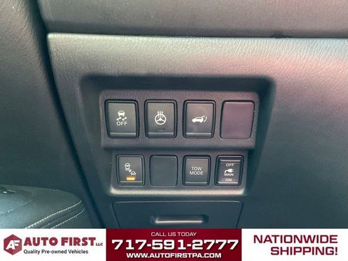 Used 2018 Nissan Pathfinder SL w/ Midnight Edition Package AWD/4WD image 17