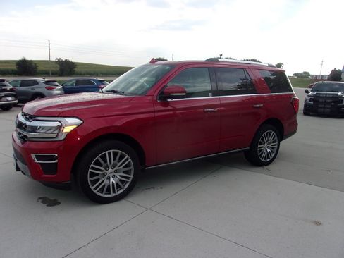 Used 2022 Ford Expedition Limited AWD/4WD image 6