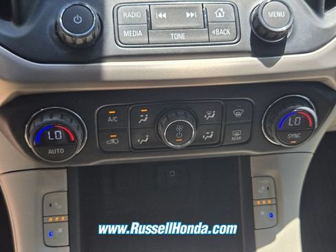 Used 2019 GMC Acadia Denali w/ Technology Package FWD image 18