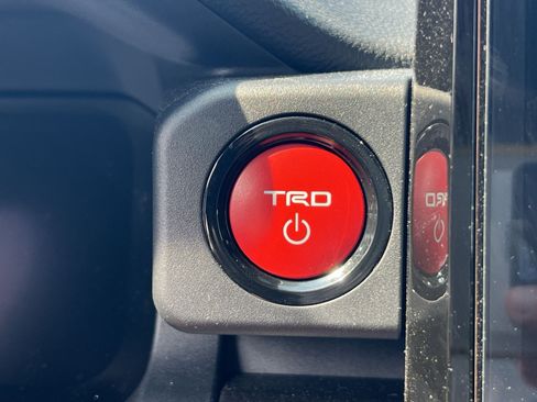 Used 2025 Toyota 4Runner TRD Off-Road Premium AWD/4WD image 30