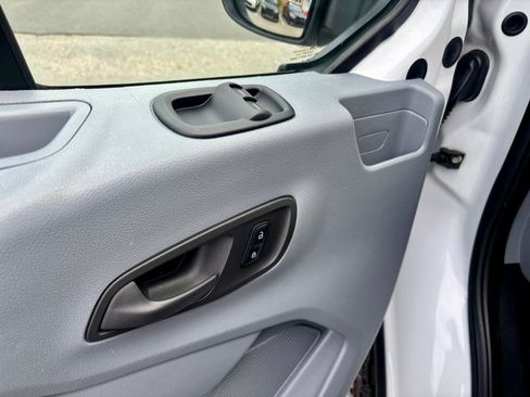 Used 2018 Ford Transit 250 130 Low Roof image 17