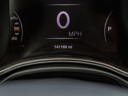 Used 2020 Jeep Grand Cherokee Limited w/ Luxury Group II RWD image 21