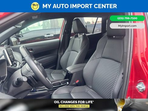 Used 2025 Toyota Corolla Cross AWD Hybrid w/ Convenience Package image 12