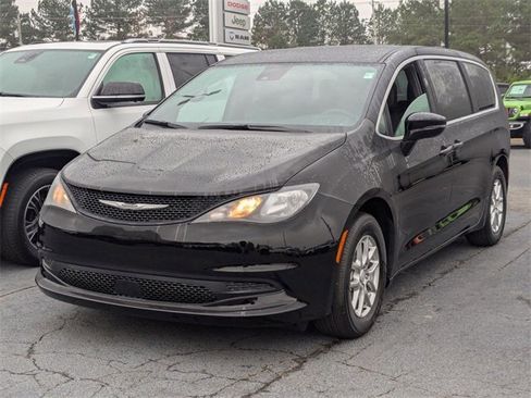 New 2026 Chrysler Voyager LX image 4