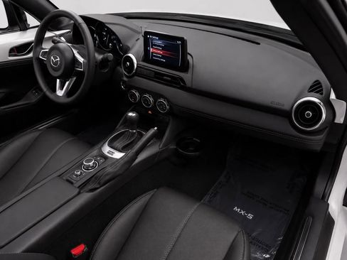Used 2021 MAZDA MX-5 Miata RF Grand Touring RWD image 14