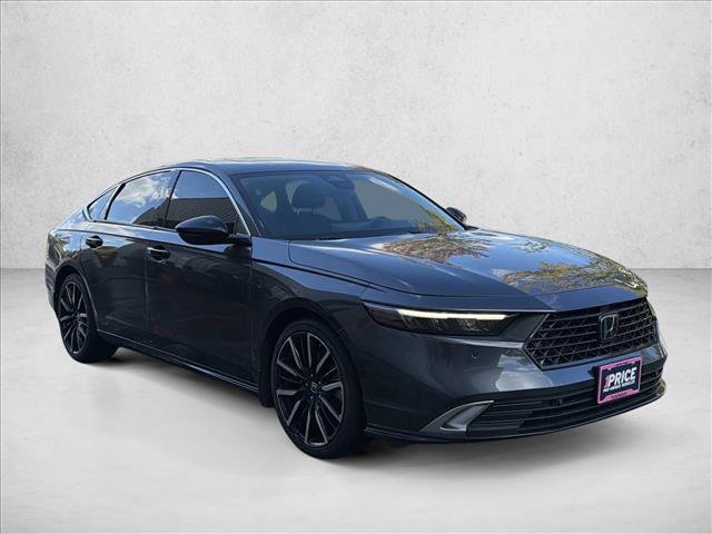 Used 2023 Honda Accord Touring image 3