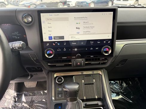 Used 2024 Lexus GX 550 w/ Cold Area Package image 22