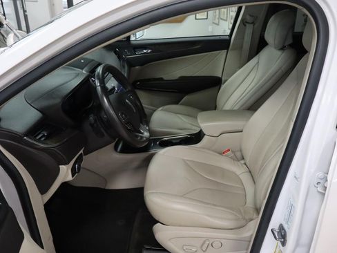 Used 2019 Lincoln MKC Reserve w/ MKC Climate Package AWD/4WD image 10