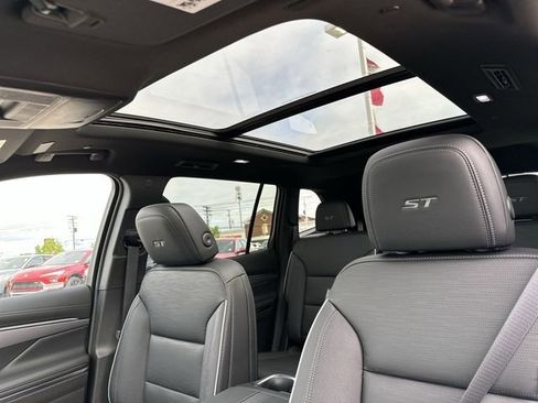 New 2026 Buick Enclave Sport Touring w/ Power Package FWD image 18