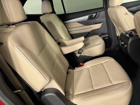 Used 2026 Buick Enclave Preferred FWD image 27