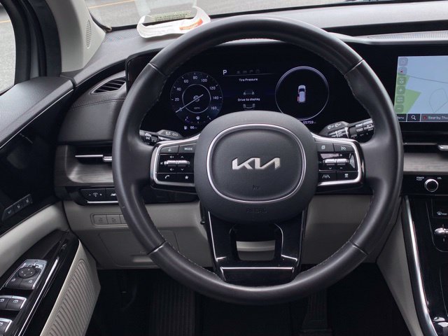 Used 2023 Kia Carnival SX FWD image 29
