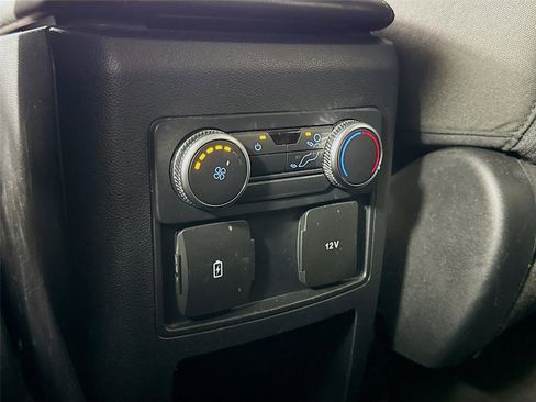 Used 2021 Ford Explorer XLT RWD image 17