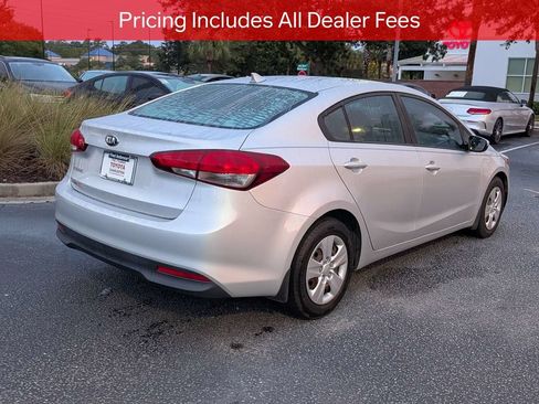 Used 2017 Kia Forte LX FWD image 4