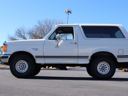 Used 1990 Ford Bronco AWD/4WD image 15