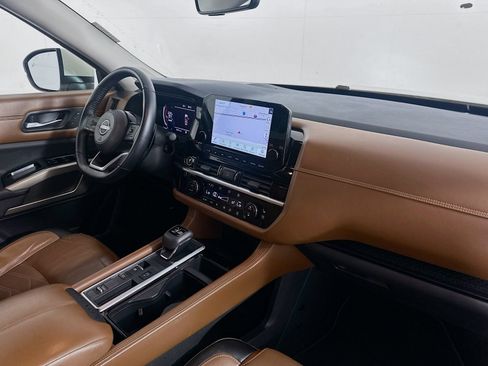 Used 2023 Nissan Pathfinder Platinum FWD image 33