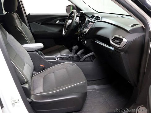 Used 2021 Chevrolet TrailBlazer LS FWD image 32