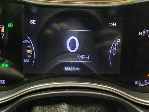 Used 2017 Jeep Grand Cherokee Limited image 23