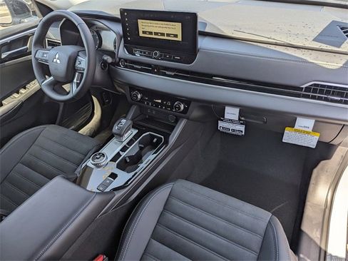 New 2025 Mitsubishi Outlander Trail Edition image 8