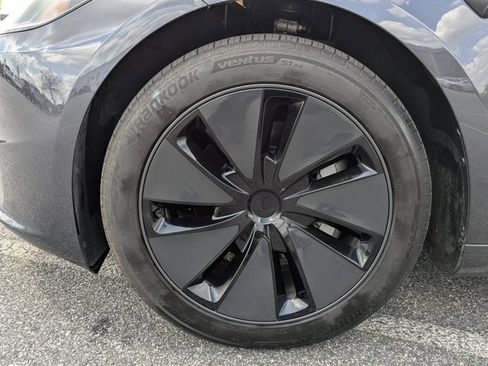 Used 2025 Tesla Model 3 Long Range image 9