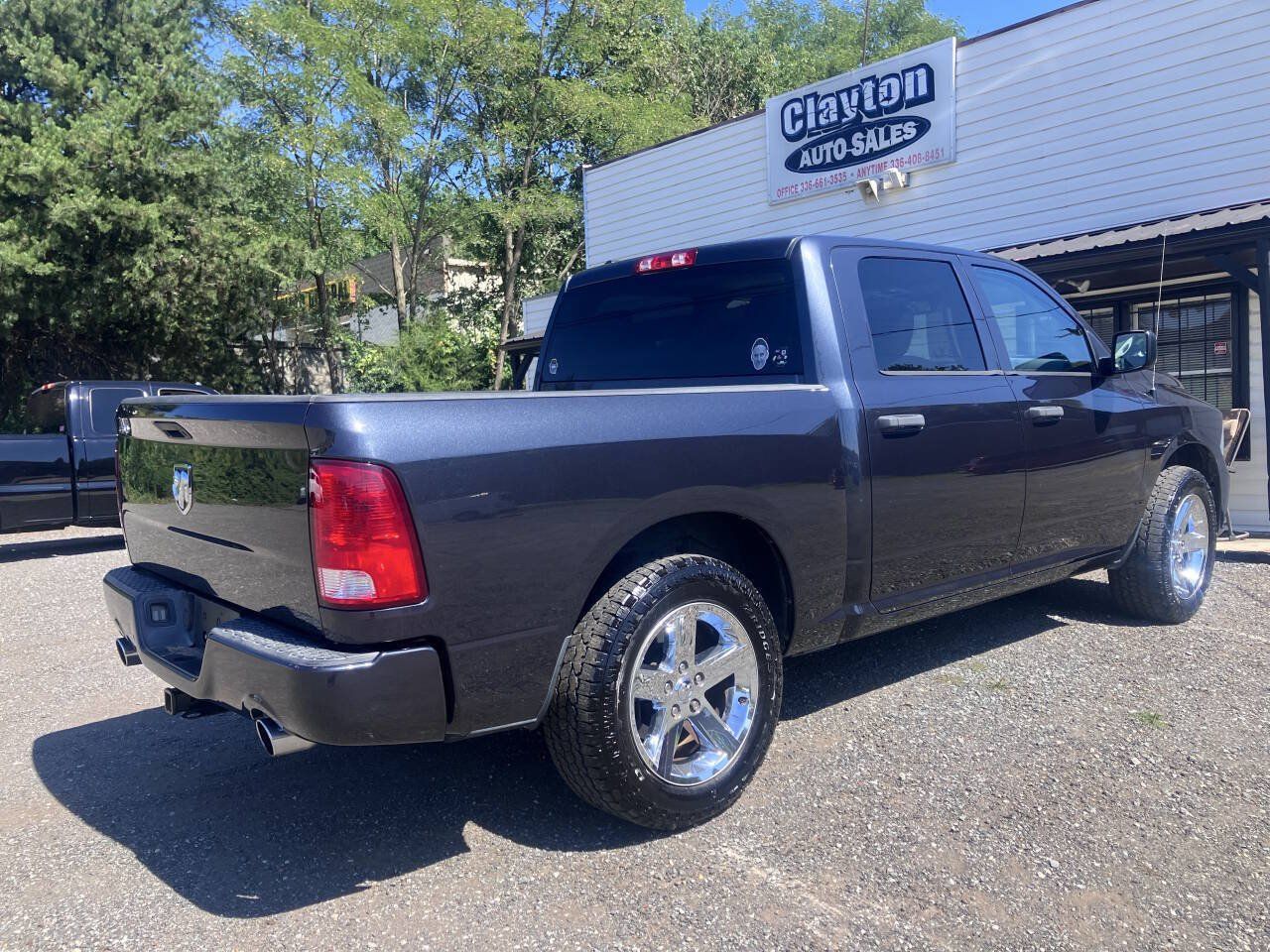 Used 2015 RAM 1500 Express RWD image 4