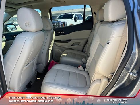 Used 2021 GMC Acadia Denali w/ Denali Technology Package image 11