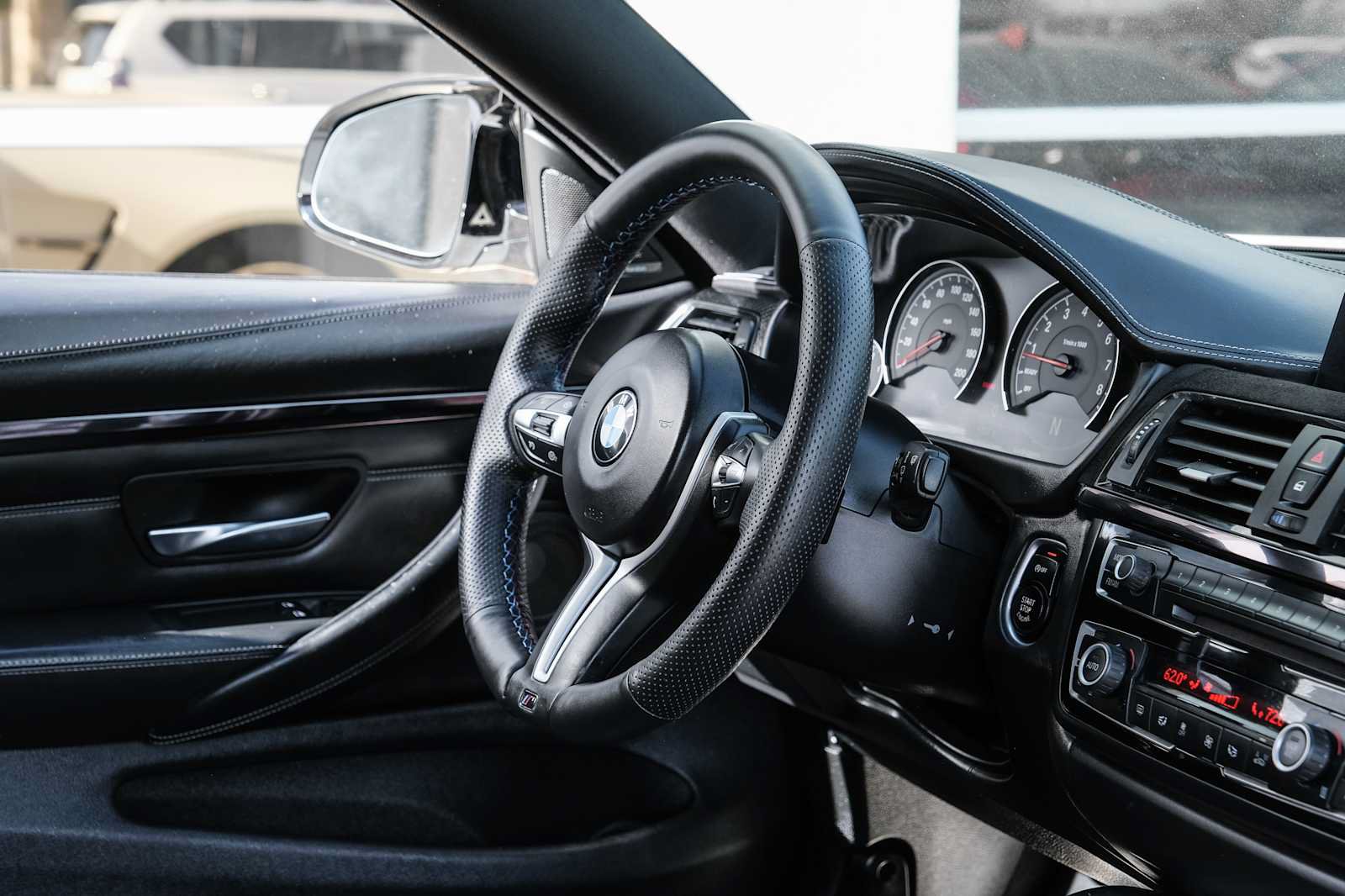 Used 2015 BMW M4 Coupe RWD image 28