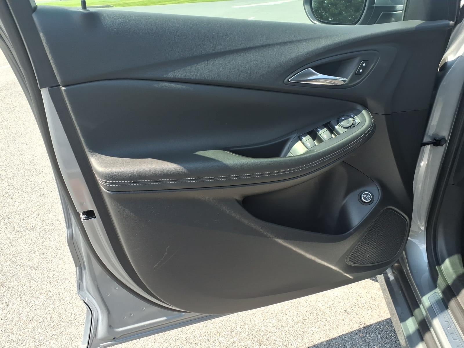 Certified 2023 Buick Encore GX Select w/ Sport Touring Package FWD image 18