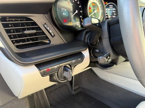 Certified 2022 Porsche 911 Targa 4S image 21