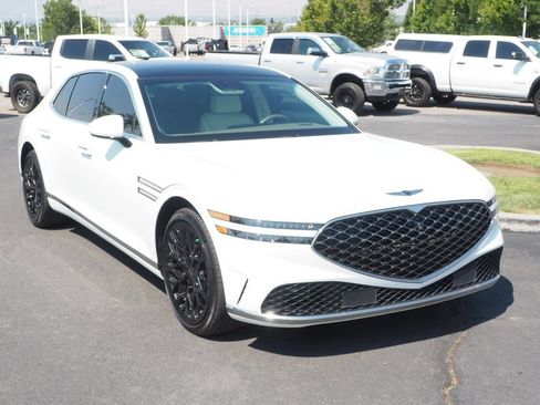 Used 2023 Genesis G90 3.5T AWD/4WD image 9