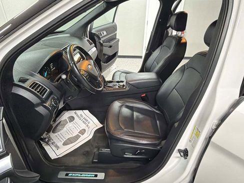 Used 2017 Ford Explorer Sport w/ Equipment Group 401A image 11