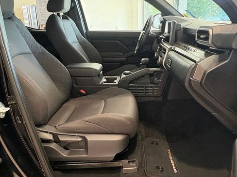 Used 2024 Toyota Tacoma SR5 AWD/4WD image 10