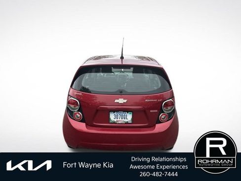 Used 2014 Chevrolet Sonic LT w/ Fun and Sun Package FWD image 5