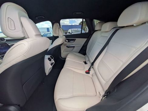 Used 2023 Mercedes-Benz GLC 300 image 4