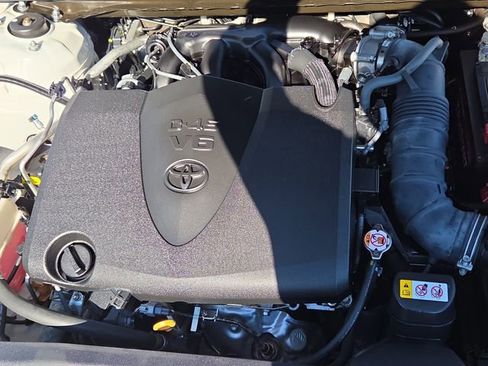 Used 2021 Toyota Avalon XLE w/ Moonroof Package FWD image 10