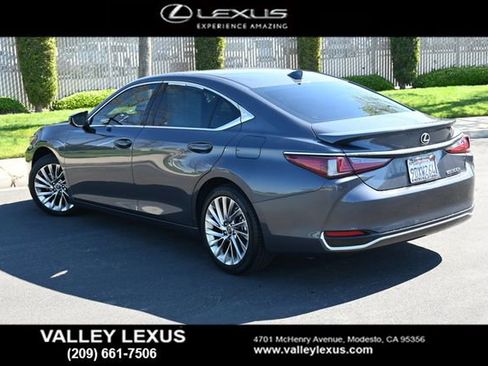 Used 2023 Lexus ES 300h 300h w/ Accessory Package (Z2) image 4