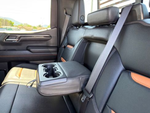 Used 2024 GMC Sierra 1500 AT4 w/ Technology Package image 20