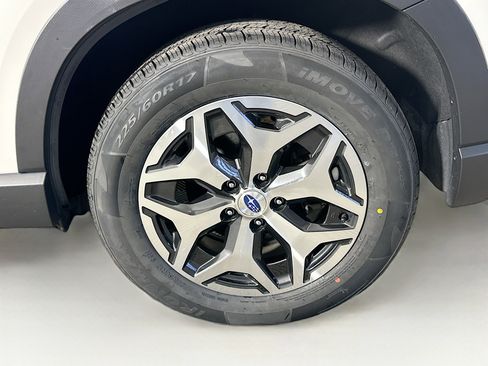 Used 2023 Subaru Forester Premium image 11