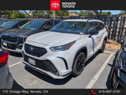 Used 2025 Toyota Highlander XSE AWD/4WD image 1