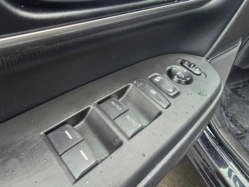 Used 2019 Honda CR-V Touring image 25