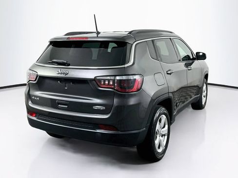 Used 2018 Jeep Compass Latitude w/ Cold Weather Group AWD/4WD image 9