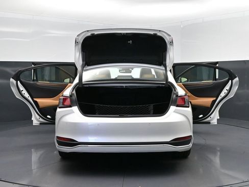 Certified 2023 Lexus ES 300h w/ Premium Package image 51