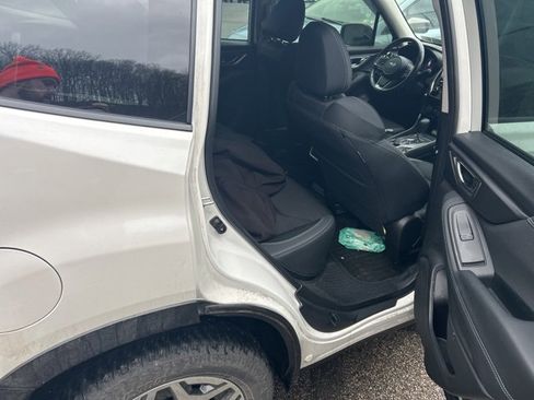 Certified 2022 Subaru Forester Premium image 19