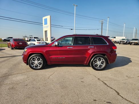 Used 2020 Jeep Grand Cherokee Overland AWD/4WD image 4