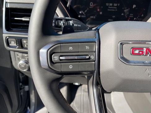 New 2026 GMC Yukon AT4 w/ AT4 Premium Package image 17