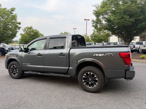 Used 2017 Nissan Titan PRO-4X AWD/4WD image 6