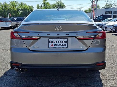 Used 2025 Toyota Camry SE FWD image 5