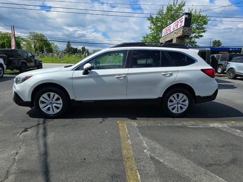 Used 2018 Subaru Outback 2.5i Premium AWD/4WD image 6
