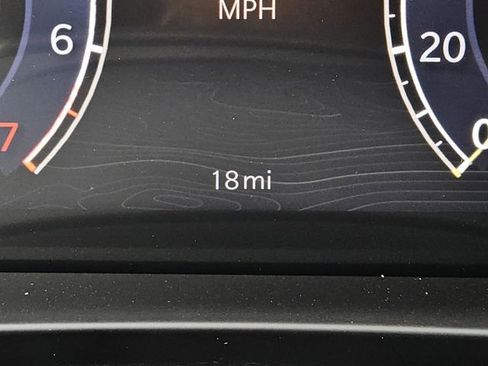 New 2025 Jeep Grand Cherokee Limited w/ Luxury Tech Group II RWD image 22